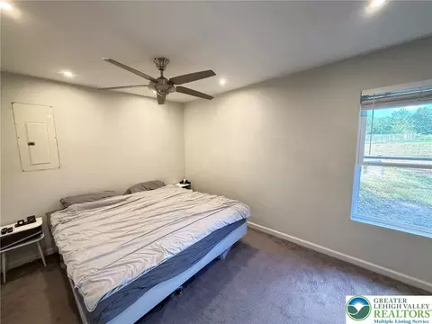 Bedroom - 103 Dunchurch Dr, Saw Creek, PA 18324 photo 3 of 5