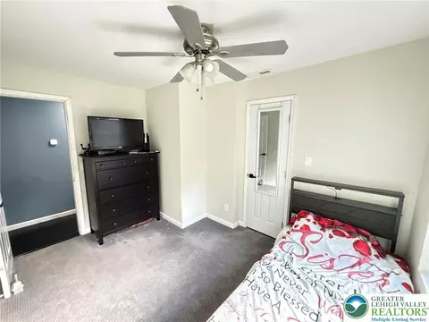 Bedroom - 103 Dunchurch Dr, Saw Creek, PA 18324 photo 2 of 5