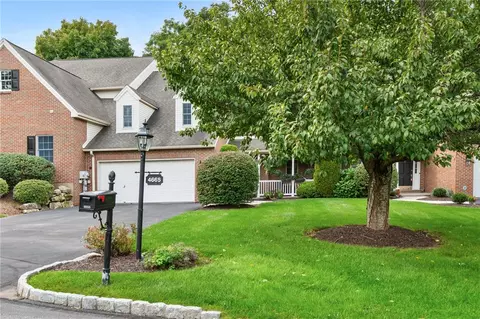 4666 Pinehurst Cir, Center Valley, PA 18034