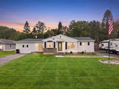 218 Effort Village Dr, Effort, PA 18330