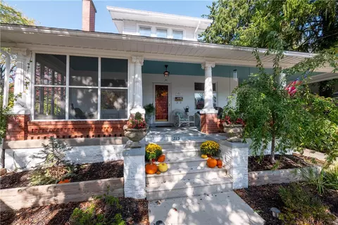 715 W State St, Coopersburg, PA 18036