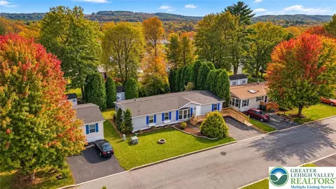 4181 Heritage Ln, Walnutport, PA 18088