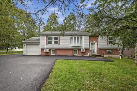 7571 Eagle Rock Dr, Coolbaugh Twp, PA 18466
