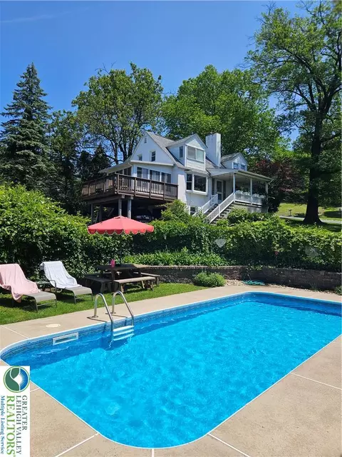 1349 Beverly Hills Rd, Coopersburg, PA 18036