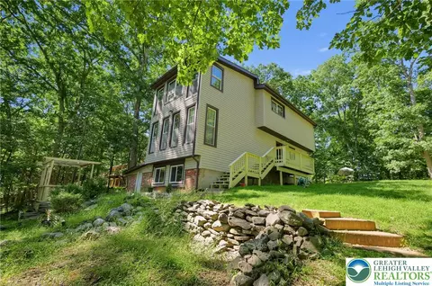 3511 Acorn Cir, East Stroudsburg, PA 18302