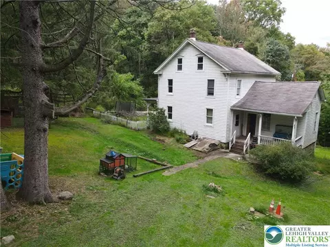 809 Clamtown Rd, New Ringgold, PA 17960