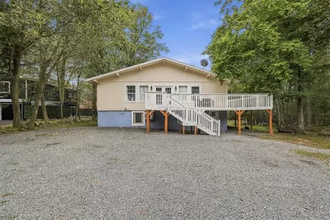1042 Country Place Dr, Coolbaugh Twp, PA 18466