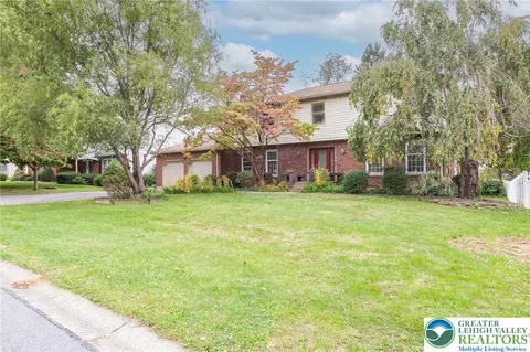 1442 Colgate Dr, Bethlehem, PA 18017