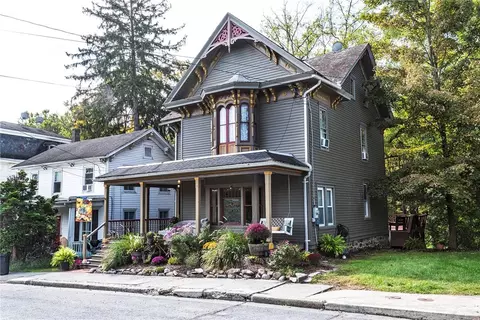 527 Delaware Ave, Mount Bethel, PA 18343