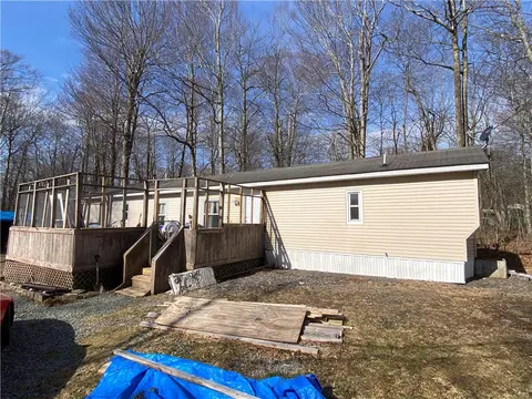 26 Smoke Signal, Gouldsboro, PA 18424