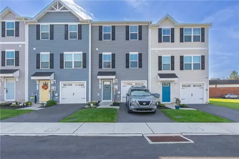 2112 Cross Country Rd, Northampton, PA 18067