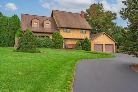 4683 Steven Ln, Walnutport, PA 18088