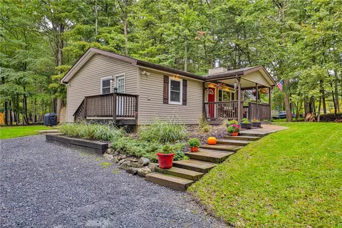 24 Turkey Ridge Rd, East Stroudsburg, PA 18302