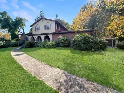 7672 Hilltop Ct, New Tripoli, PA 18066