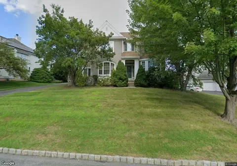 2453 Fringe Ln, Forks Twp, PA 18040