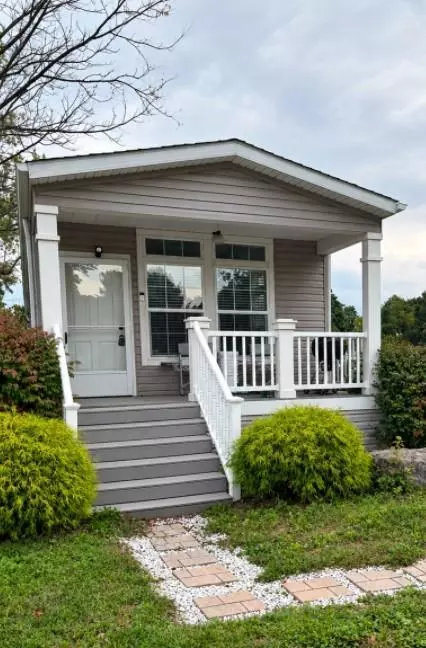 8785 Breinig Run Cir, Breinigsville, PA 18031