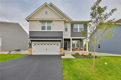 319 Knollwood Dr, Forks Twp, PA 18040