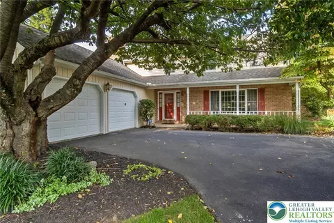 919 Hawthorn Rd, Allentown, PA 18103