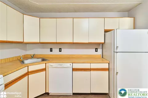 Kitchen - 1952 Mattis St, Hellertown, PA 18055 photo 2 of 2