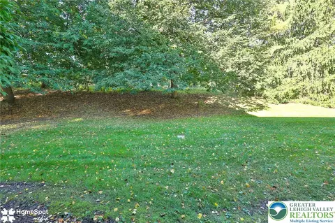 Exterior - 1952 Mattis St, Hellertown, PA 18055 photo 4 of 4
