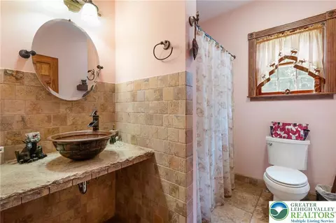 Bath - 1222 Spring Rd, Andreas, PA 18211 photo 1 of 4