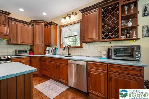 Kitchen - 1222 Spring Rd, Andreas, PA 18211 photo 2 of 5