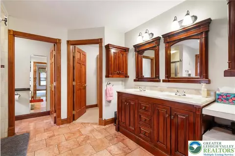 Bath - 1222 Spring Rd, Andreas, PA 18211 photo 2 of 4