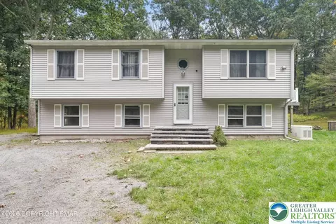 258 Clubhouse Dr, East Stroudsburg, PA 18302