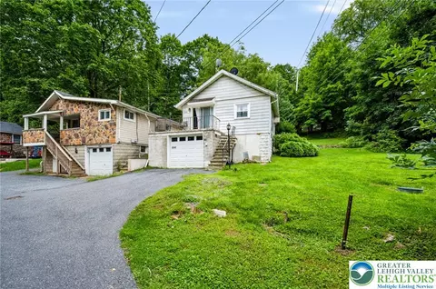 2242 Edgewood Ave, Palmer Township, PA 18045