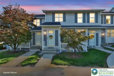 6 Lawnherst Ct, Easton, PA 18045