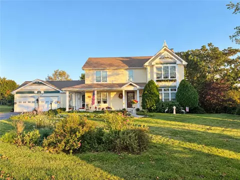 5135 Stahley Dr, Schnecksville, PA 18078