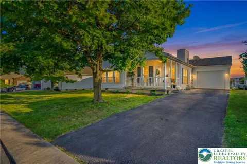 644 San Simeon Pl, Forks Twp, PA 18040