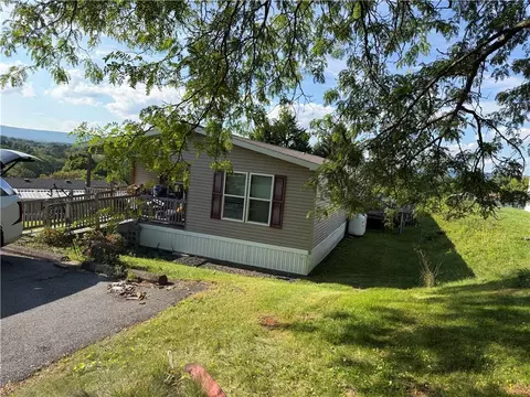 209 Independence Way, Mount Bethel, PA 18343