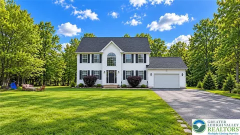 169 Lookout Dr, Albrightsville, PA 18210