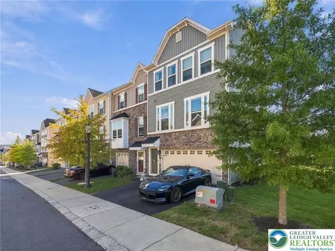 2433 Emanuel Ct, Tatamy Borough, PA 18045
