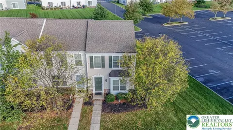 1399 Artisan Ct, Breinigsville, PA 18031