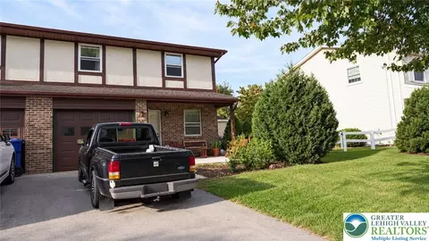 2389 Minnie Ln, Allentown, PA 18104