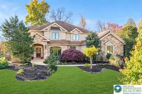 5955 Lori Ct, Center Valley, PA 18034