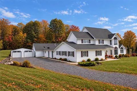 203 Terrace Dr, Saylorsburg, PA 18353