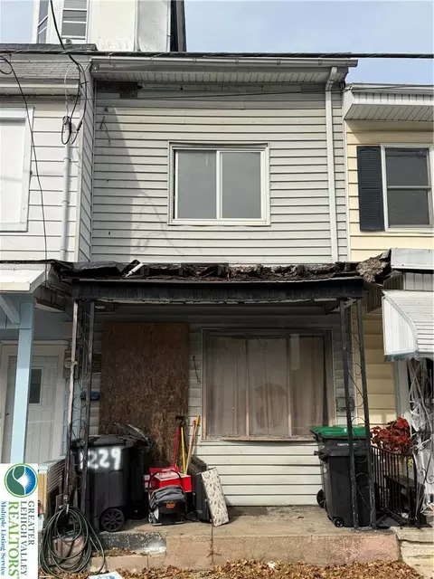 1231 E Mahoney St, Mahanoy City, PA 17948