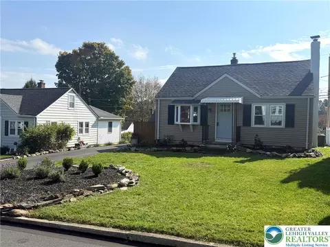 2632 Eldridge Ave, Palmer Township, PA 18045