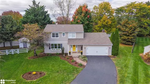6413 Manzanita Dr, Macungie, PA 18062