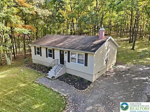 88 Shawnee Trl, Albrightsville, PA 18210