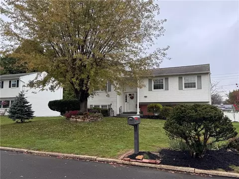 2801 Andrea Dr, Allentown, PA 18103