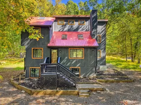 293 Canal Rd, East Stroudsburg, PA 18302