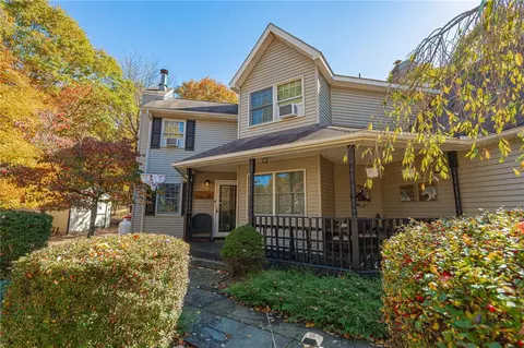 27 Sekani Trl, Albrightsville, PA 18210