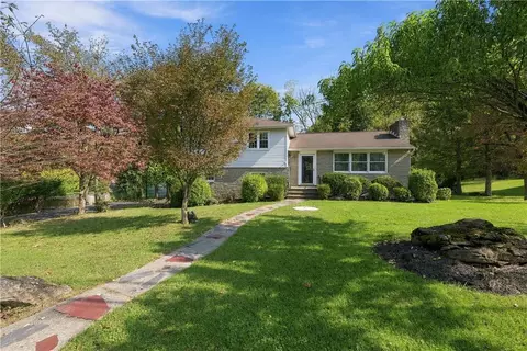 210 Jonathan Dr, Easton, PA 18045