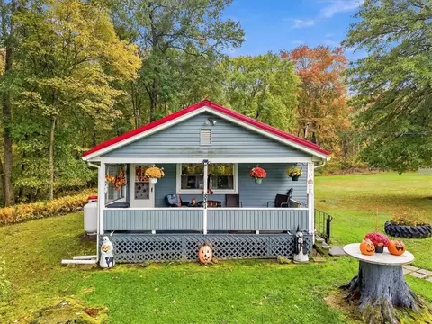 831 Pine Hollow Dr, Lehighton, PA 18235