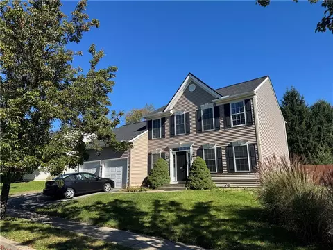 2017 Strathmore Dr, Macungie, PA 18062