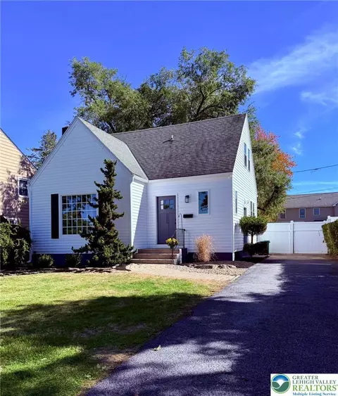 3020 Hillcrest Ave, Allentown, PA 18103